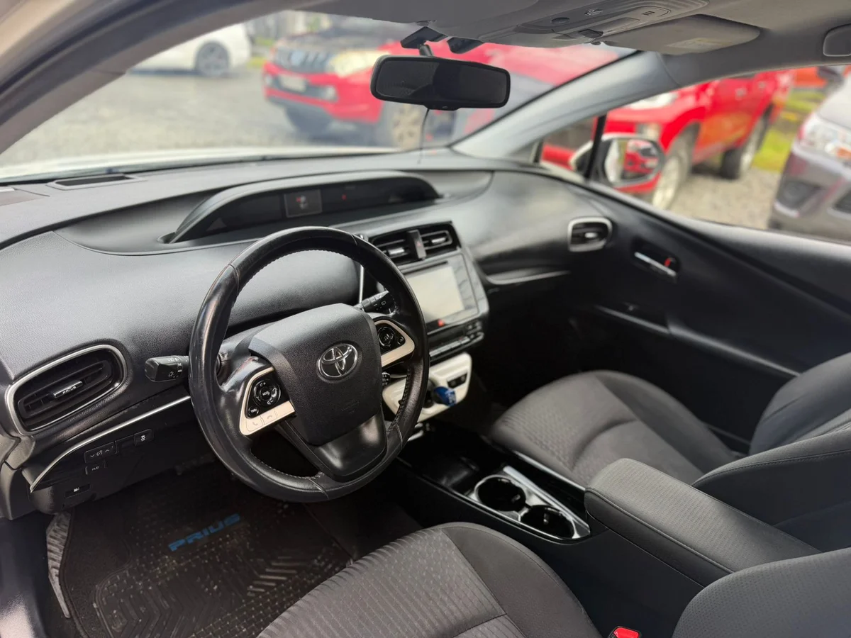 TOYOTA Prius 1.8 4X2 CVT AT 5P 2018
