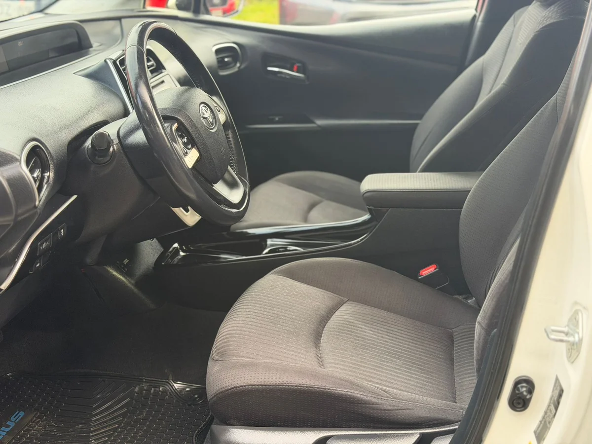 TOYOTA Prius 1.8 4X2 CVT AT 5P 2018 - Miniatura 8