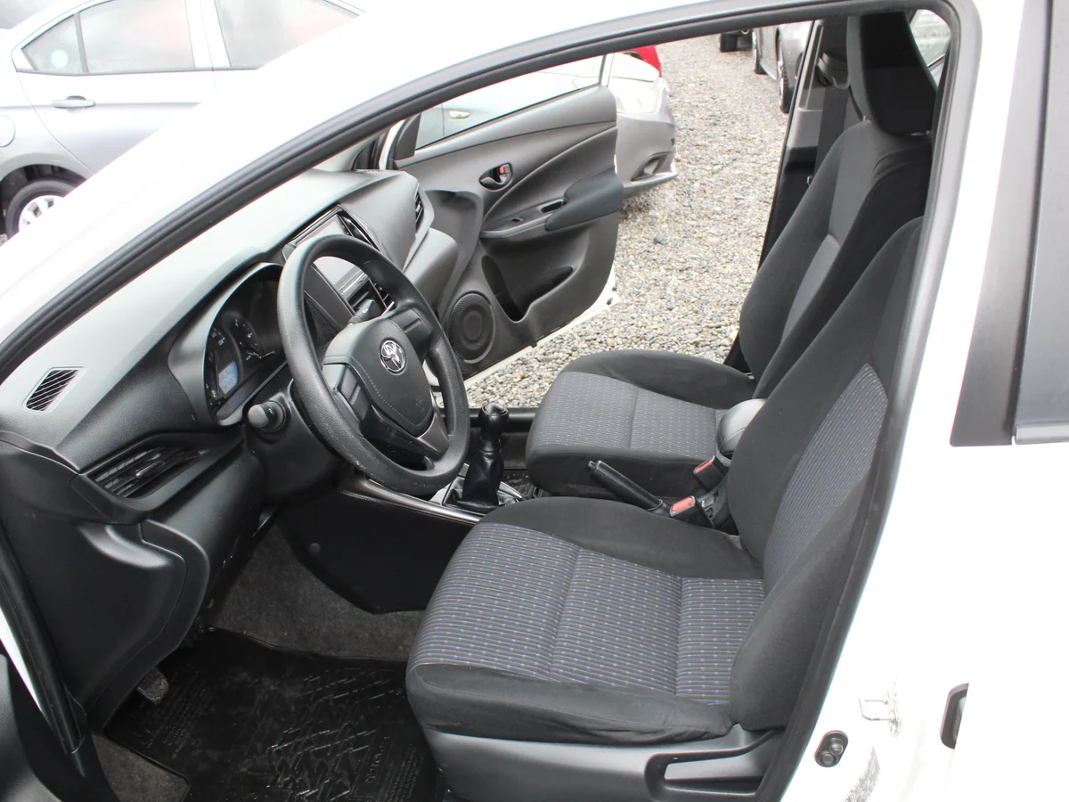 TOYOTA YARIS XLI 1.5 - Miniatura 11