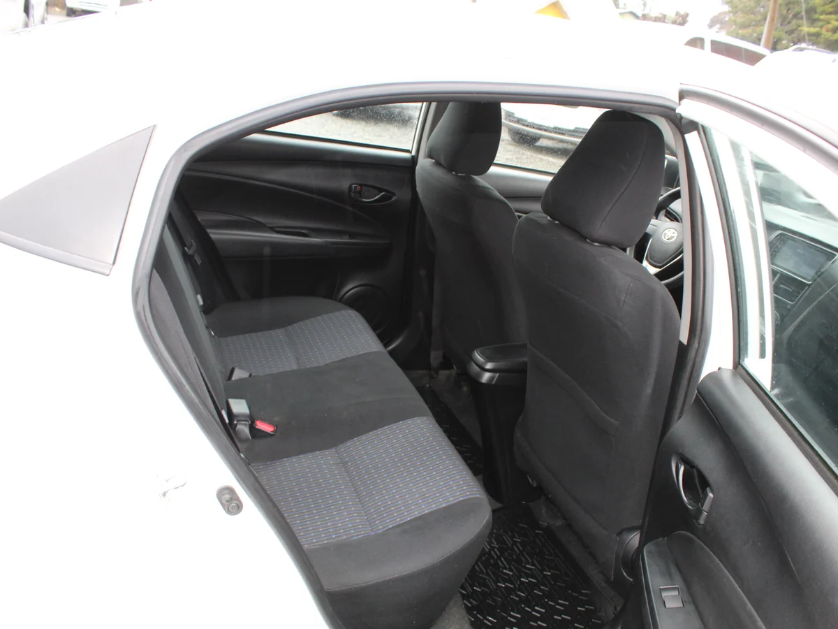 TOYOTA YARIS XLI 1.5 - Miniatura 7
