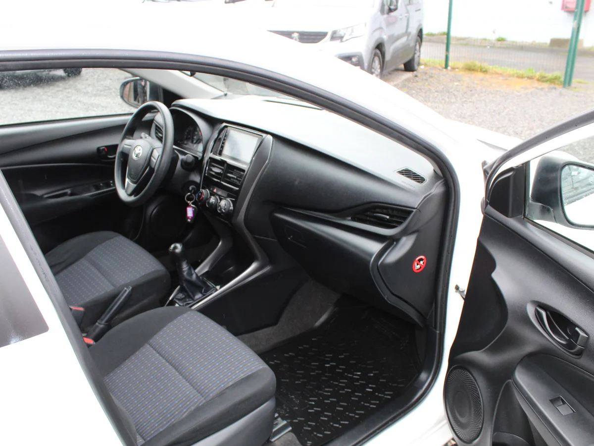 TOYOTA YARIS XLI 1.5 - Miniatura 13