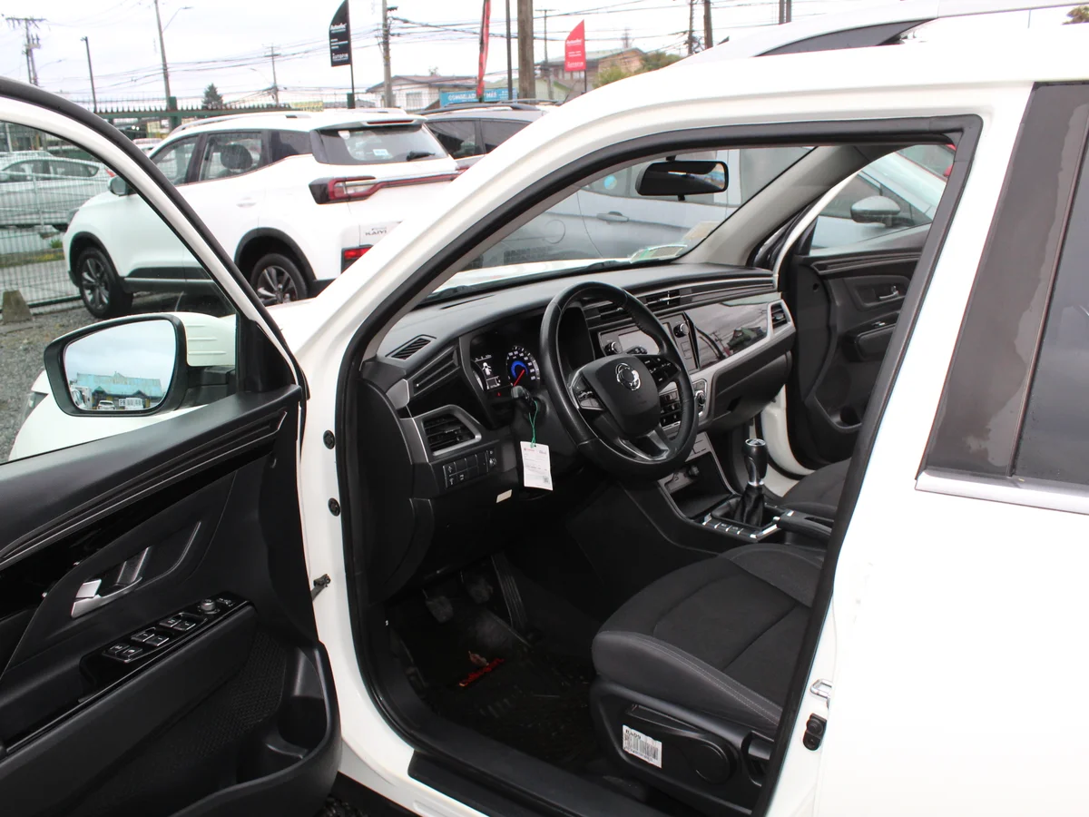 SsangYong Korando — foto 11 de 13