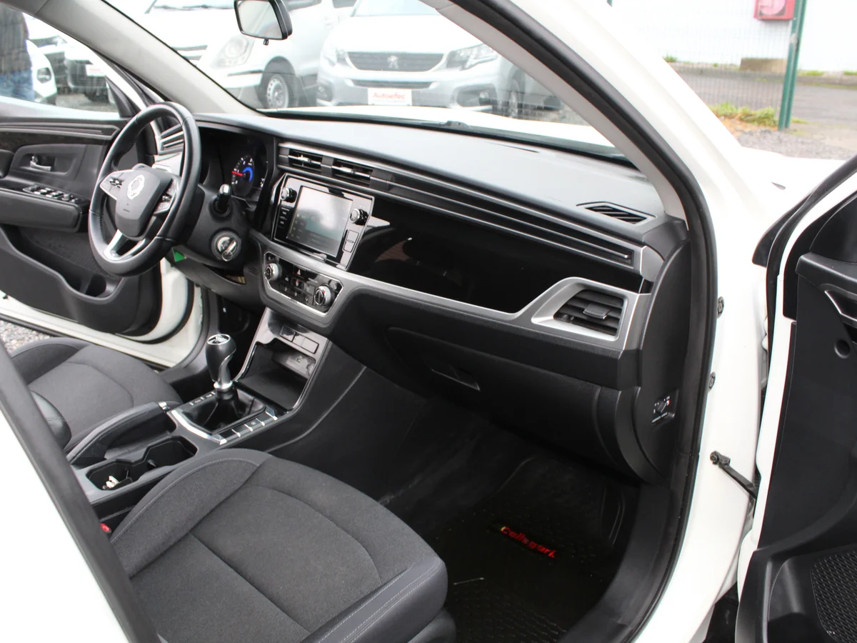 SsangYong Korando — foto 5 de 13