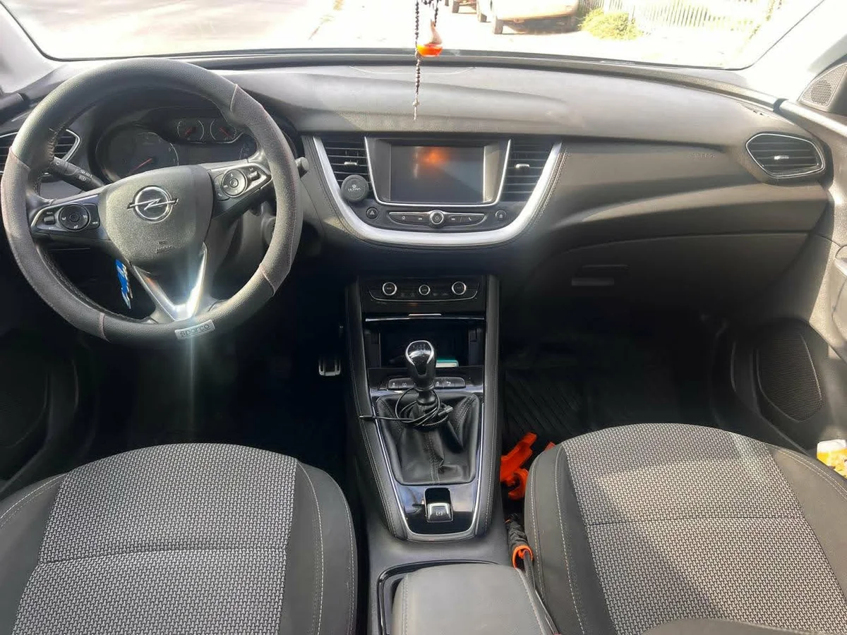 OPEL GRANDLAND X