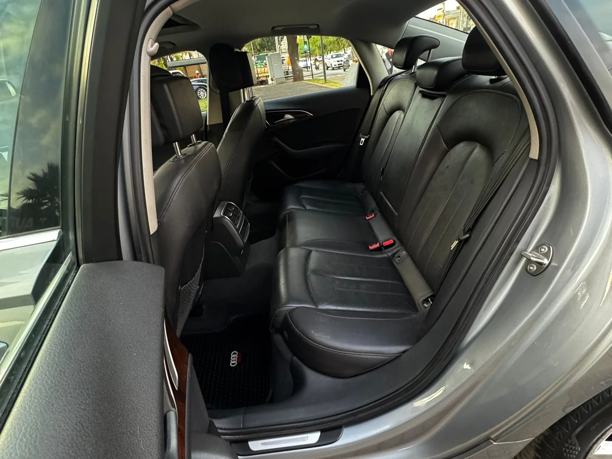 AUDI A6 TDI 2.0 - Miniatura 10