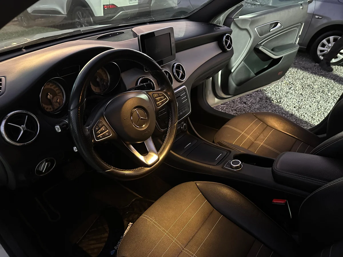 MERCEDES BENZ CLA 180 AUT. 2021 - Miniatura 12