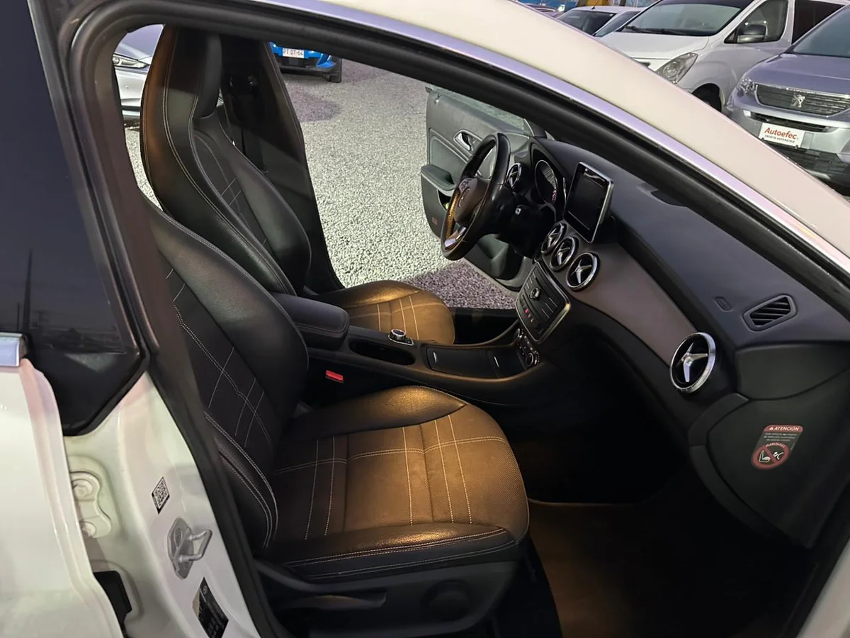 MERCEDES BENZ CLA 180 AUT. 2021 - Miniatura 10