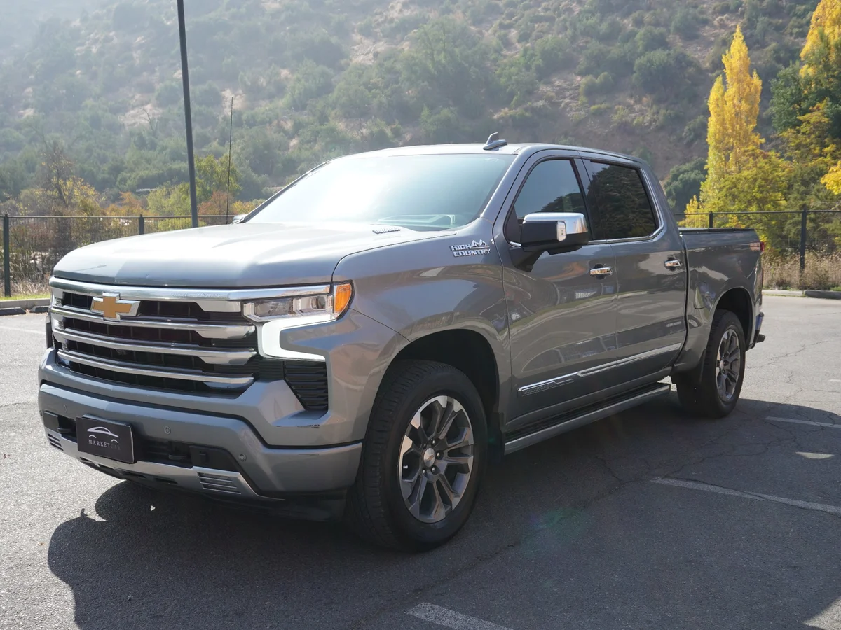 Chevrolet Silverado High Country 3.0 Año 2023 miniatura 1
