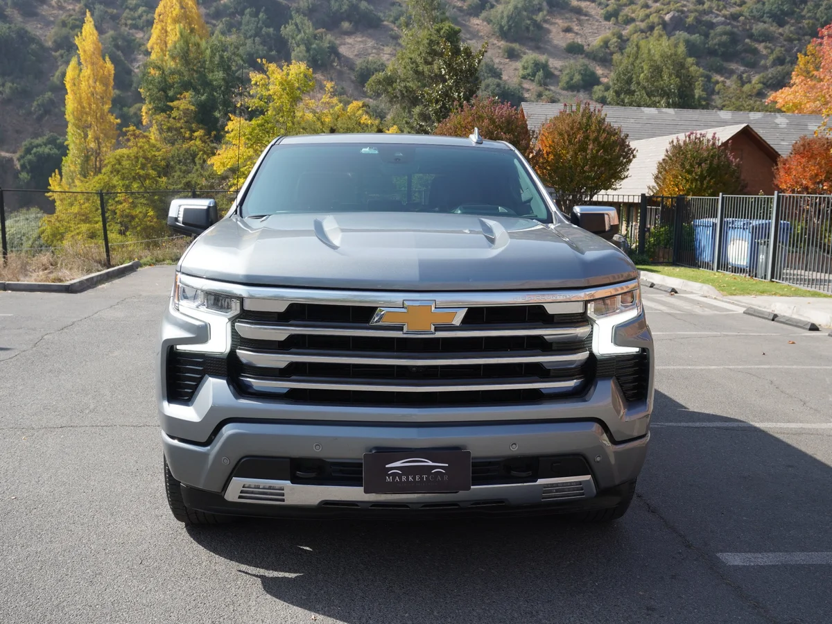 Chevrolet Silverado High Country 3.0 Año 2023 miniatura 2
