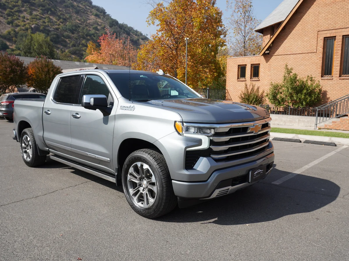 Chevrolet Silverado High Country 3.0 Año 2023 miniatura 3