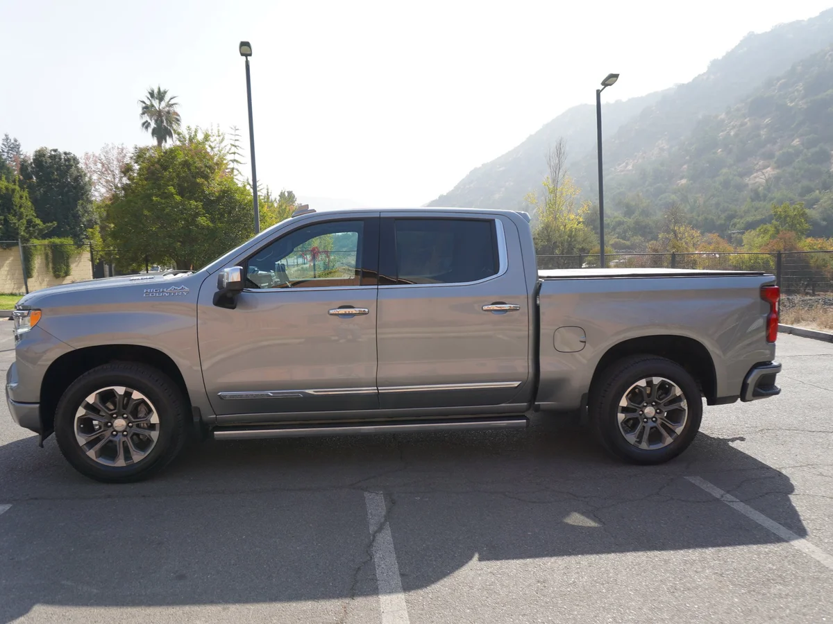 Chevrolet Silverado High Country 3.0 Año 2023 miniatura 8