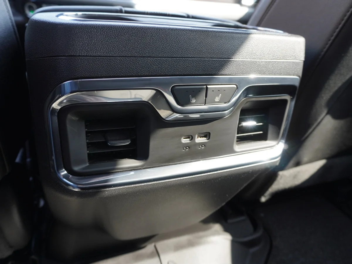 Chevrolet Silverado High Country 3.0 Año 2023 miniatura 26