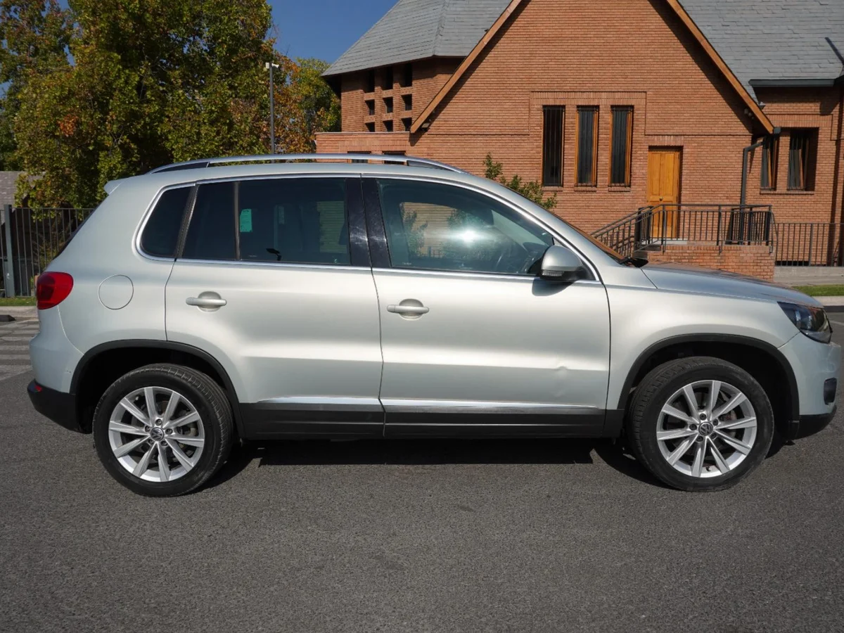 Volkswagen Tiguan 2.0 TFSI Highline Año 2013 miniatura 3