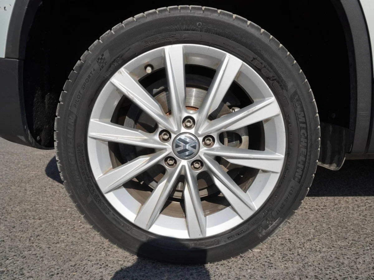 Volkswagen Tiguan 2.0 TFSI Highline Año 2013 miniatura 30