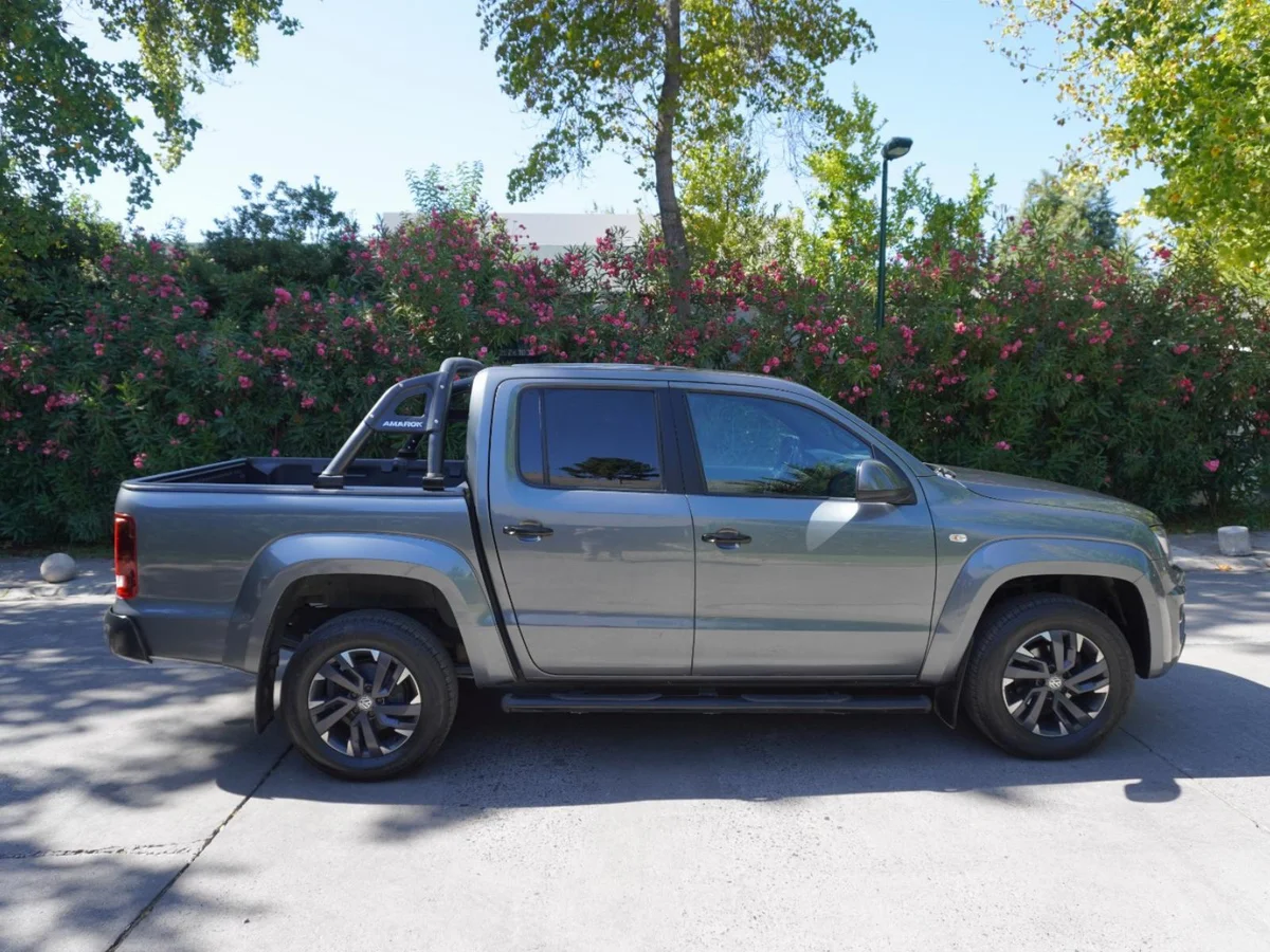 Volkswagen Amarok Black Label Año 2020 miniatura 6