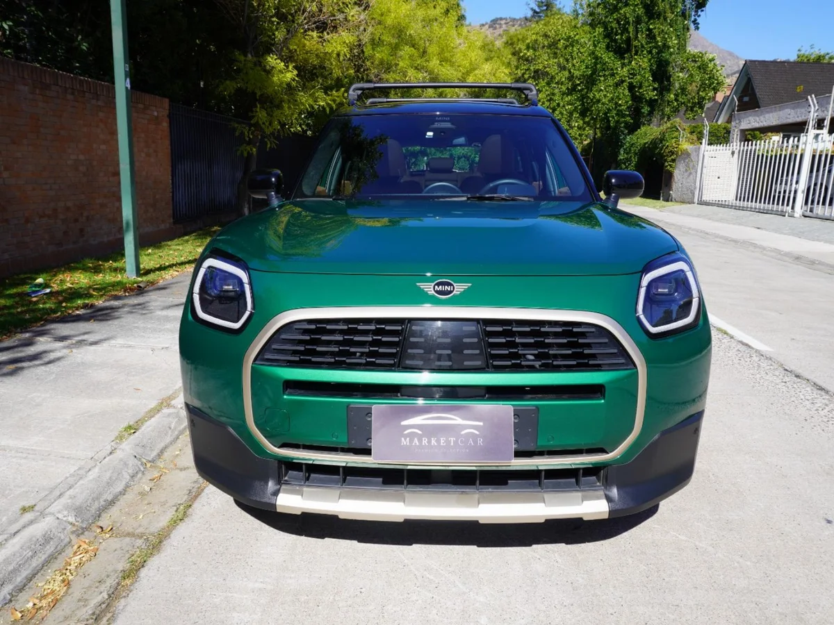 MINI Countryman Favoured Año 2025 miniatura 2