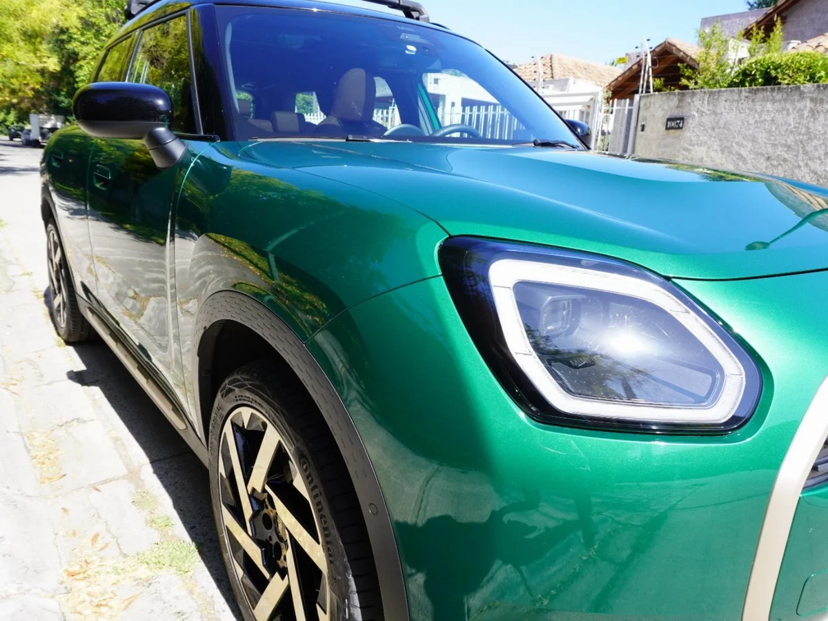 MINI Countryman Favoured Año 2025 miniatura 8