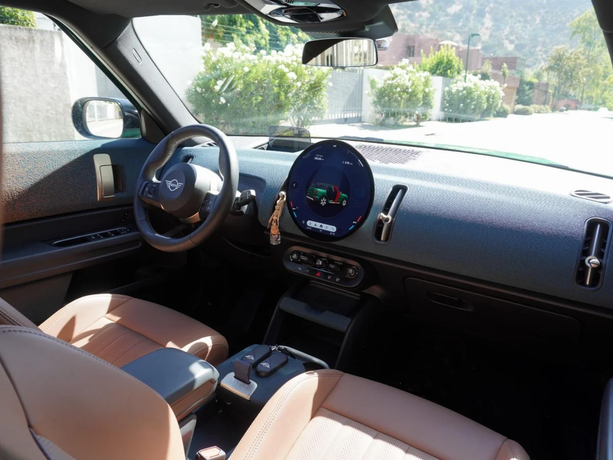 MINI Countryman Favoured Año 2025 miniatura 17