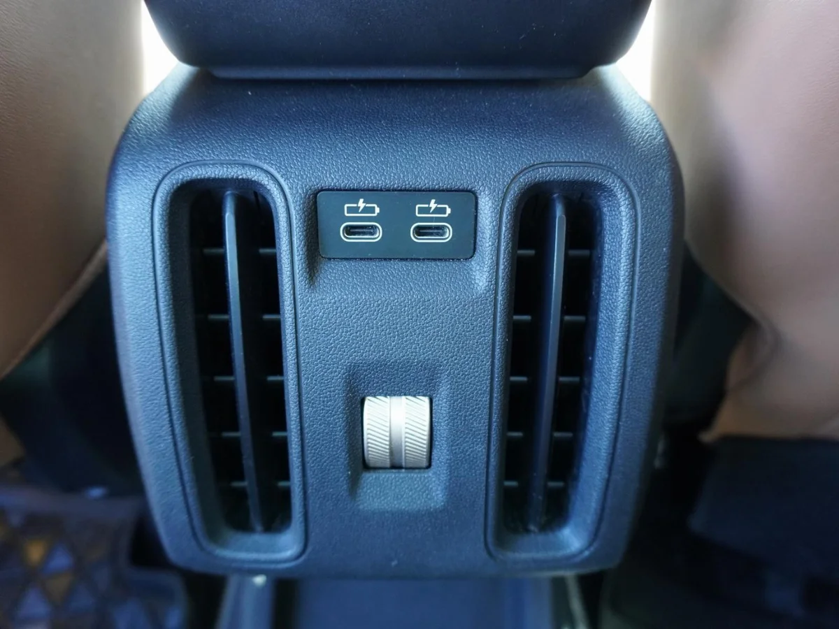 MINI Countryman Favoured Año 2025 miniatura 28