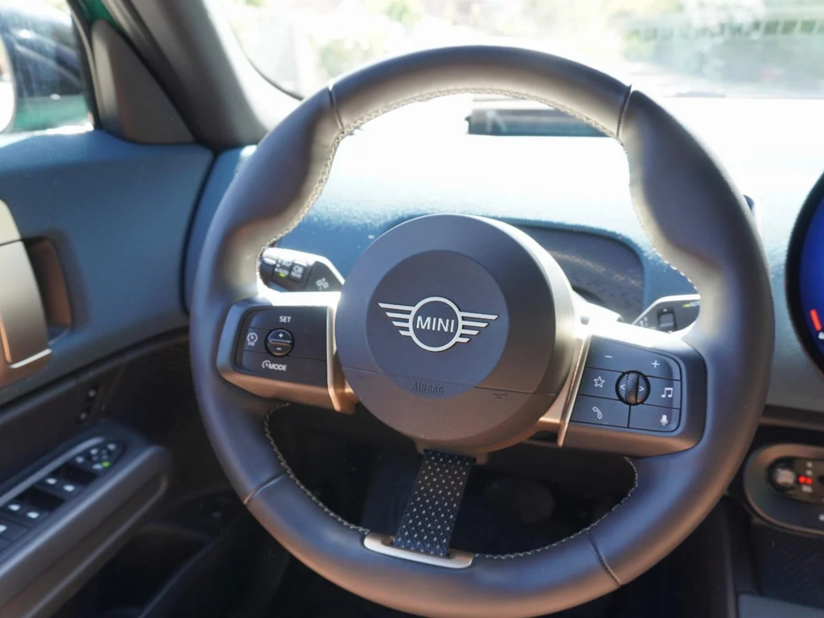 MINI Countryman Favoured Año 2025 miniatura 19