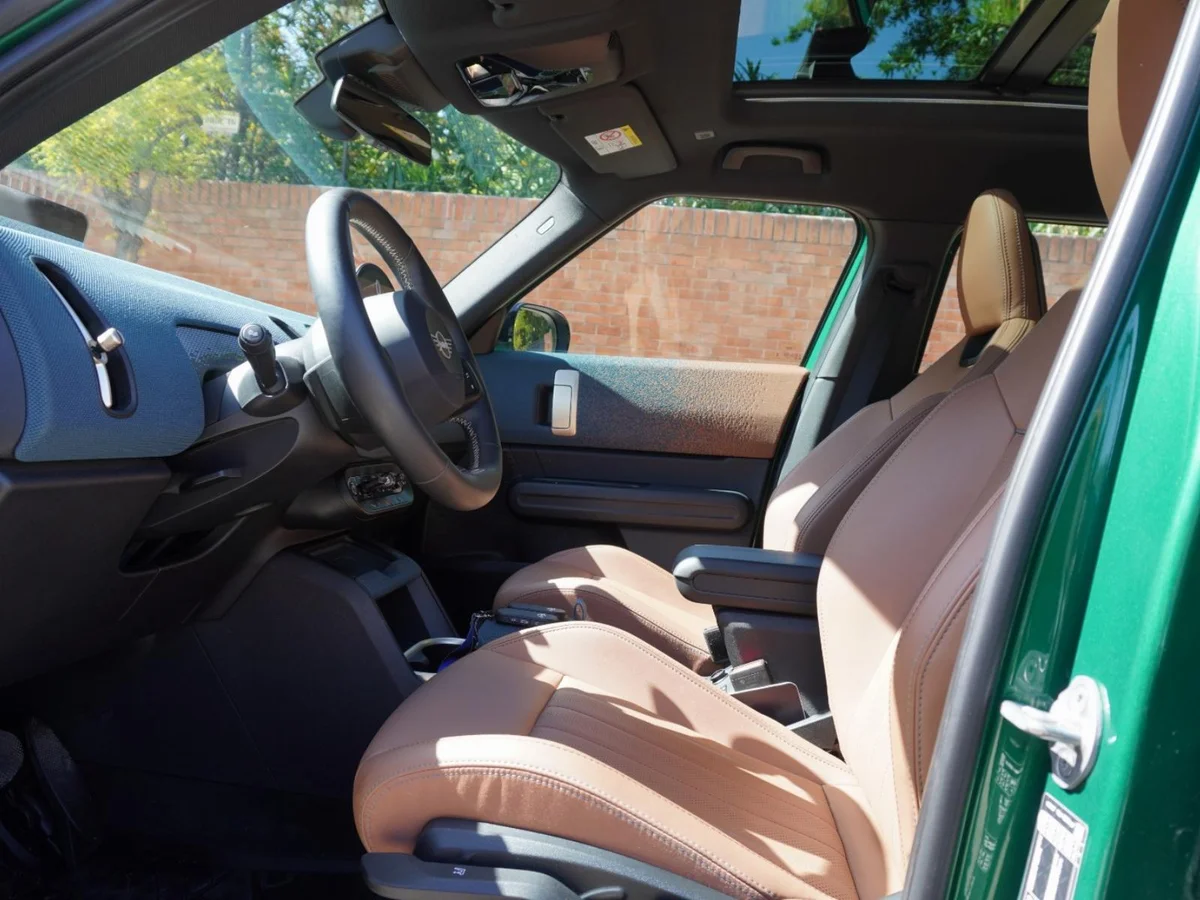 MINI Countryman Favoured Año 2025 miniatura 12