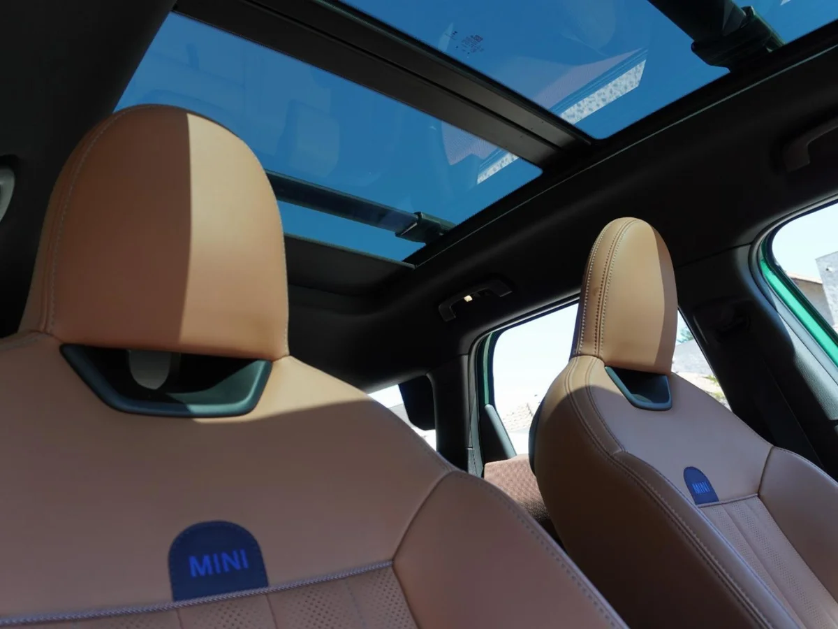 MINI Countryman Favoured Año 2025 miniatura 13