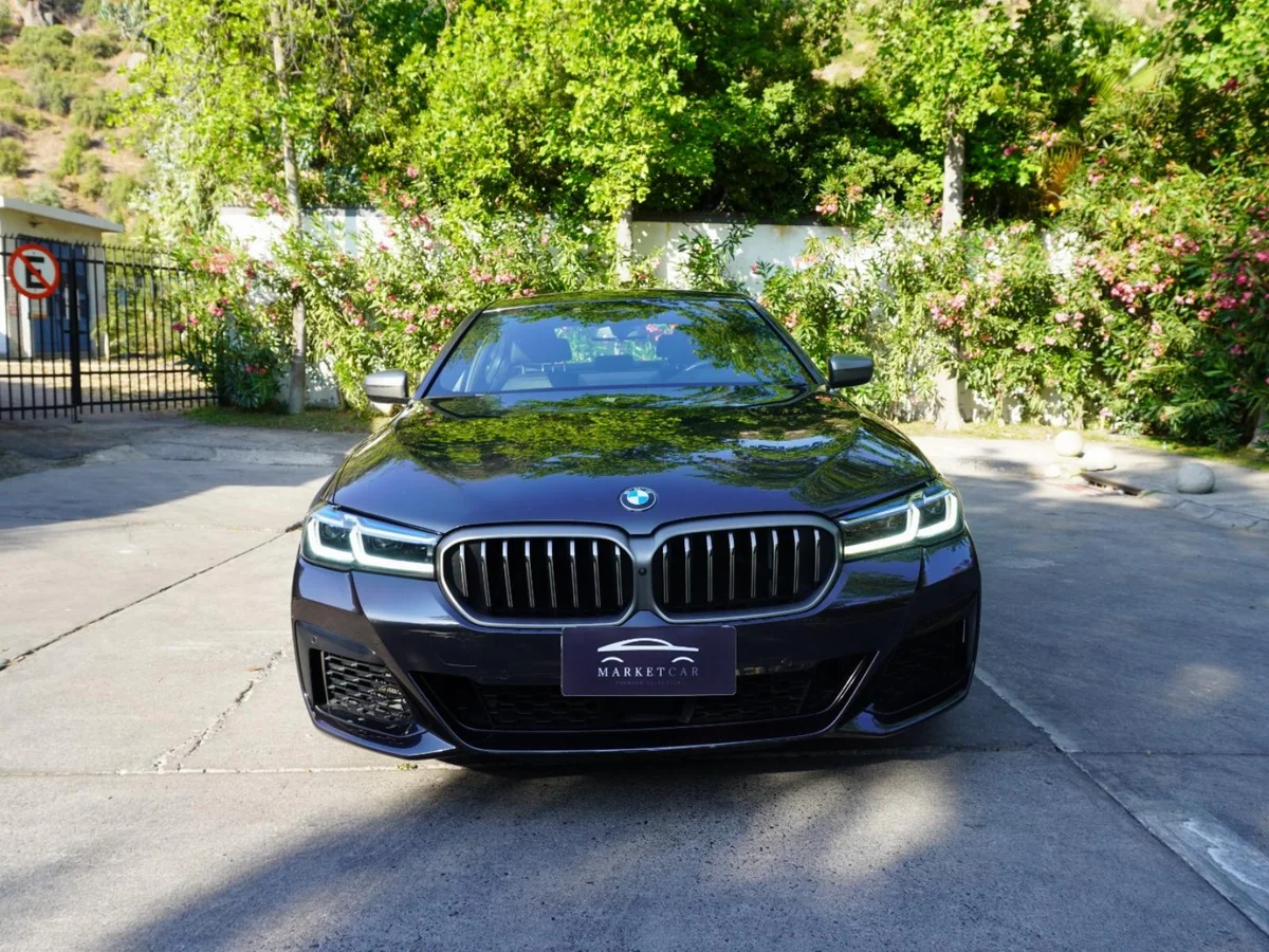 BMW 550 X Drive M Sport Año 2023 miniatura 2