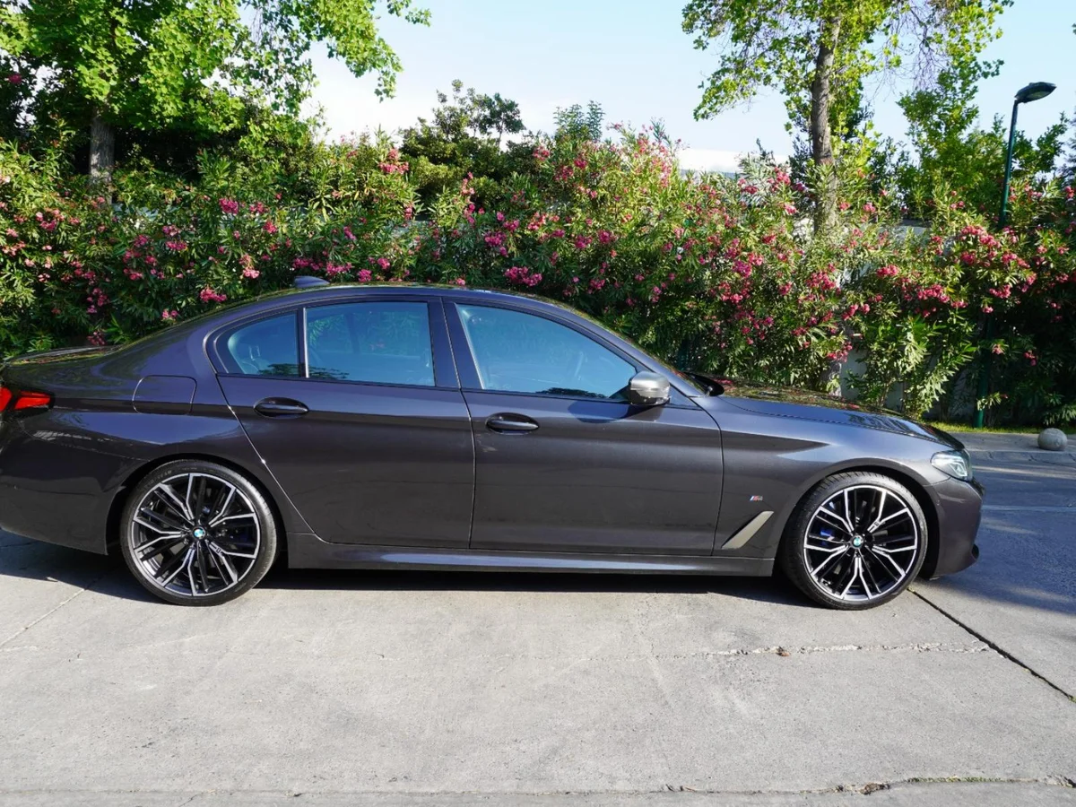 BMW 550 X Drive M Sport Año 2023 miniatura 4