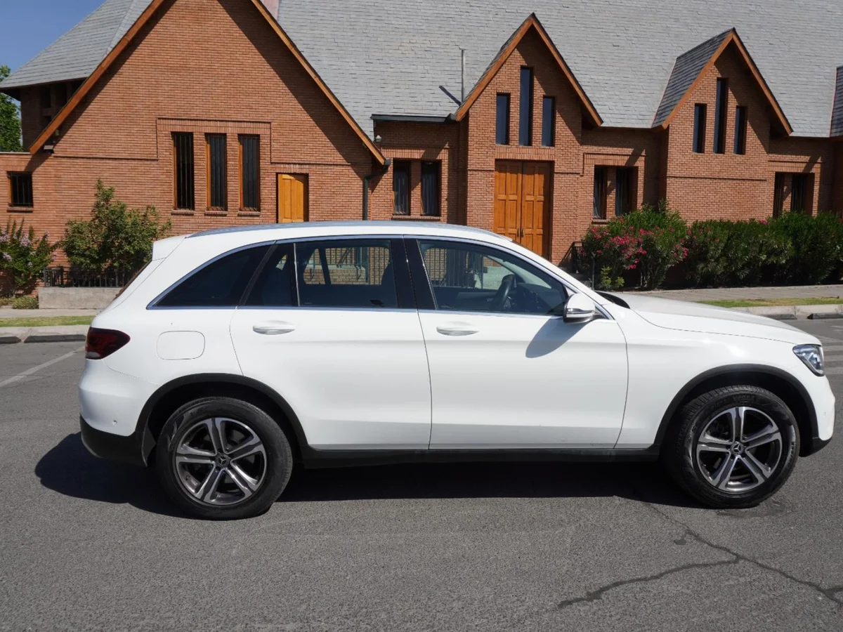 Mercedes Benz GLC 220D 4Matic Año 2021 miniatura 4