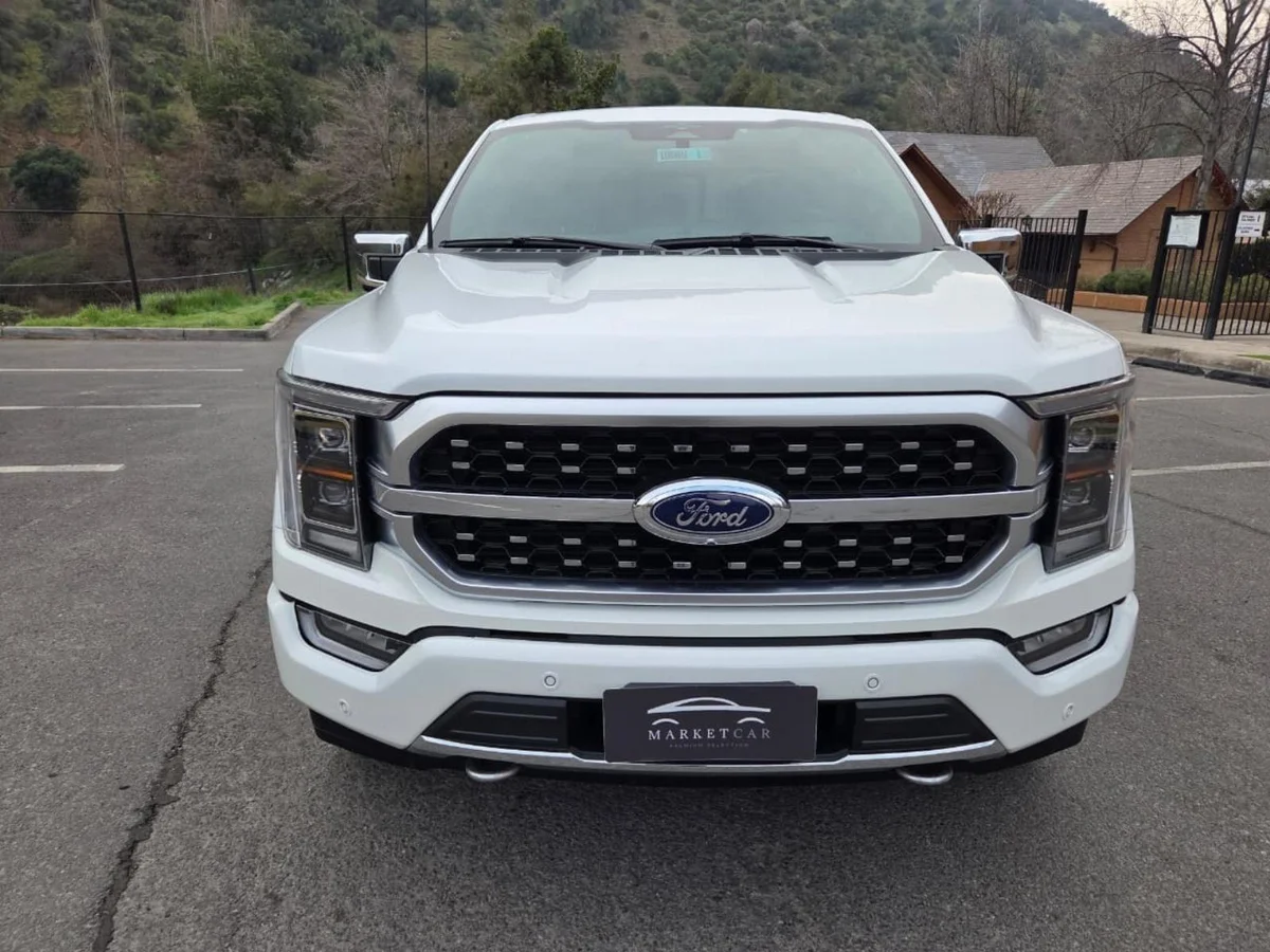 Ford F-150 Platinum 4x4 3.5 Año 2024 miniatura 2