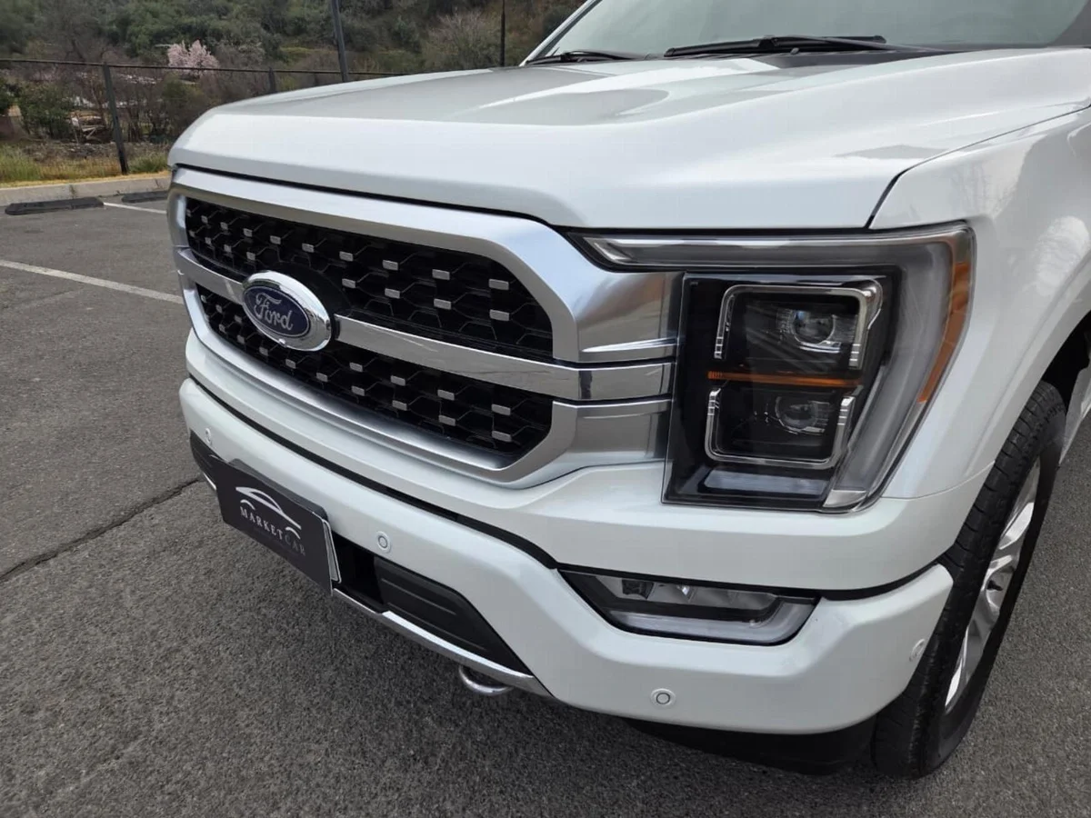 Ford F-150 Platinum 4x4 3.5 Año 2024 miniatura 10