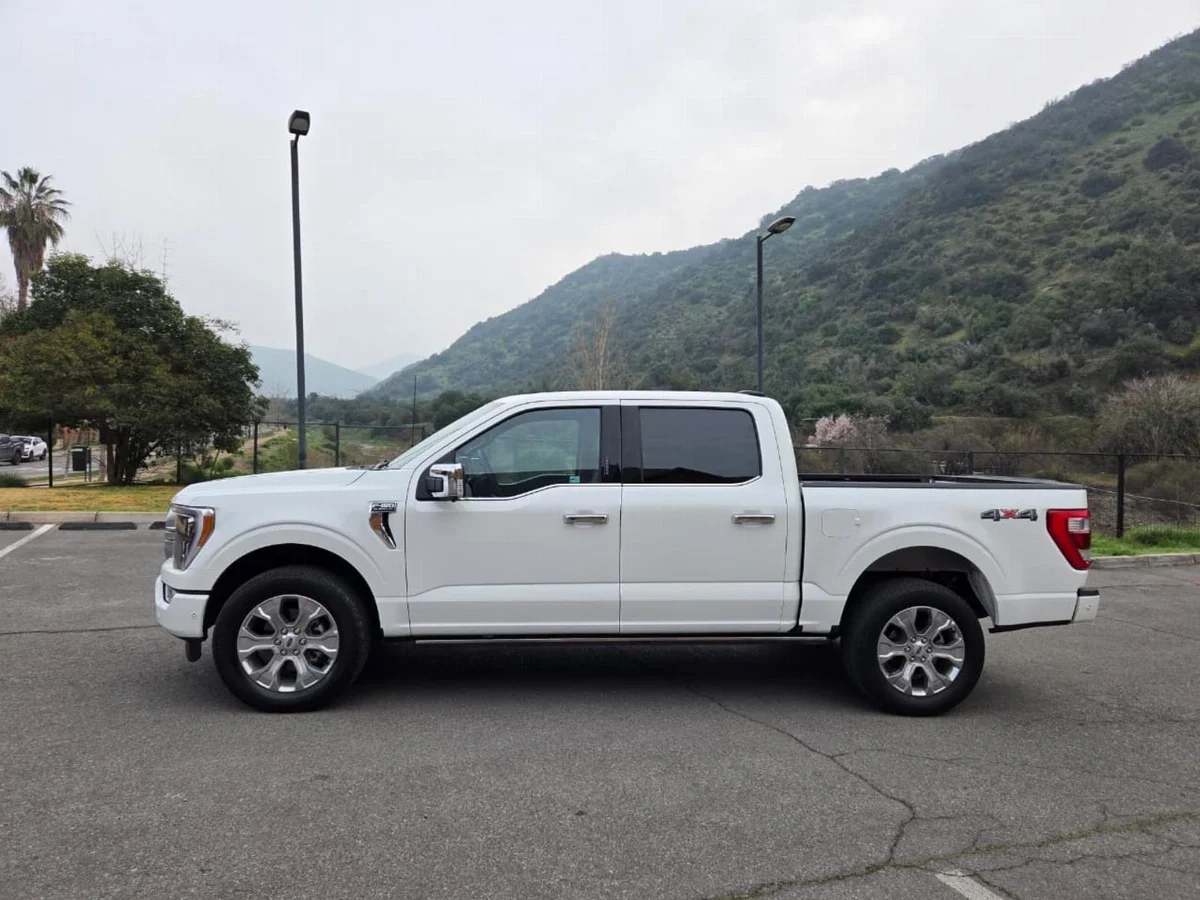 Ford F-150 Platinum 4x4 3.5 Año 2024 miniatura 8