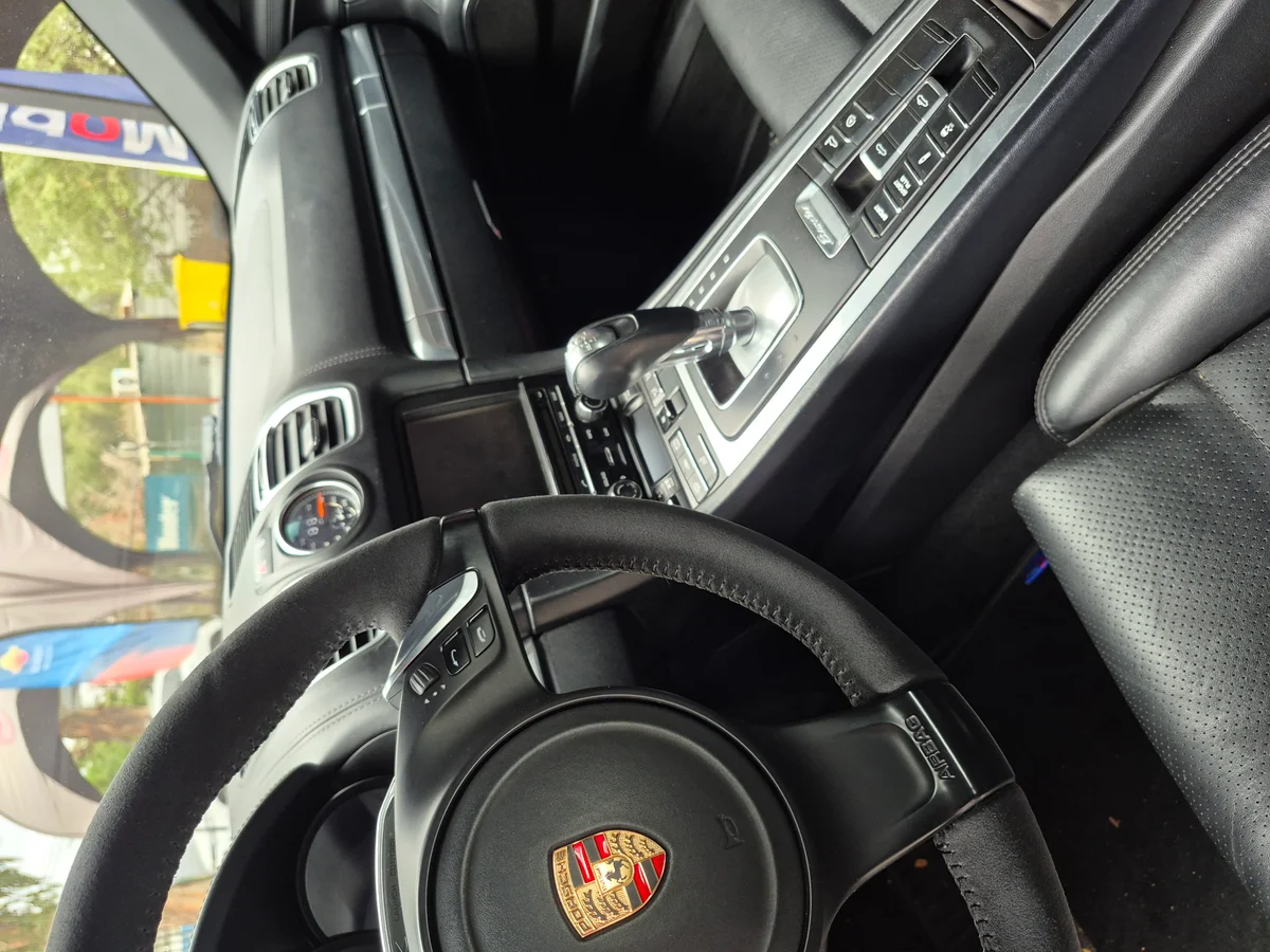 Porsche Boxster S 981 - Miniatura 10
