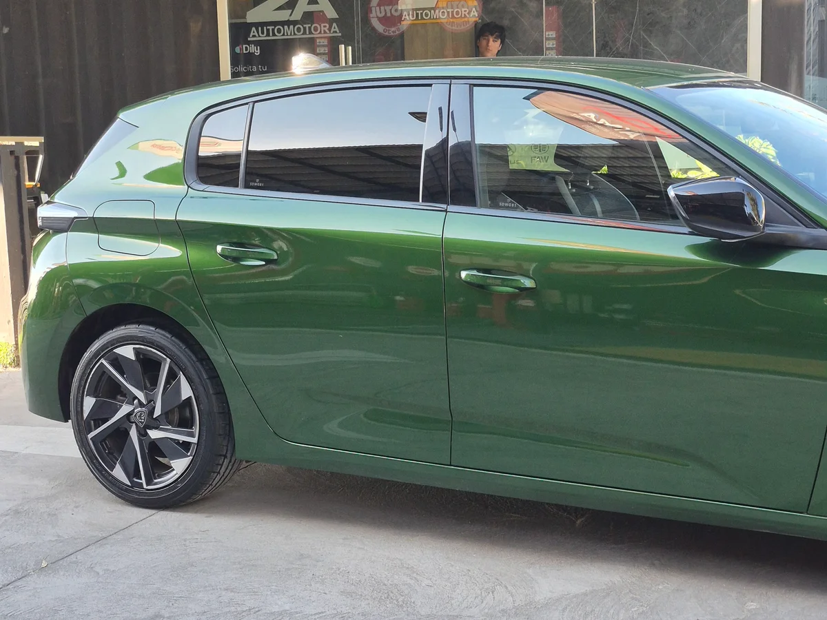 Peugeot 308 Bluehdi - Miniatura 2
