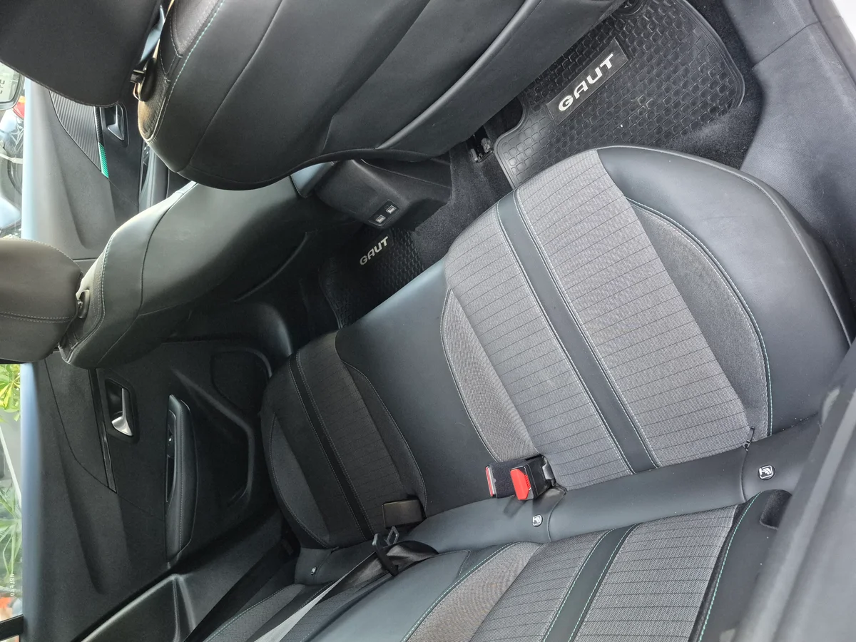 Peugeot 208 - Miniatura 11
