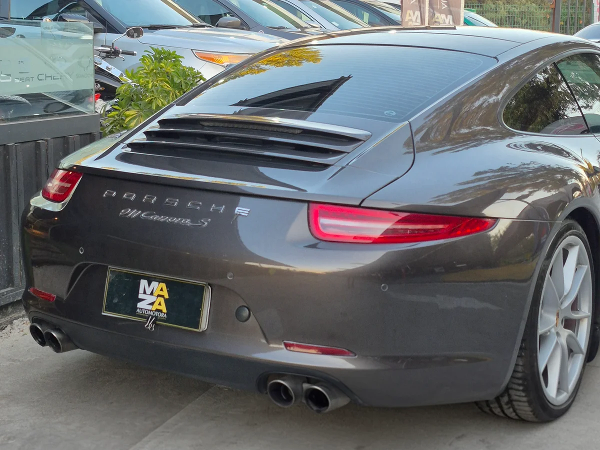 Porsche 911 Carrera S - Miniatura 15