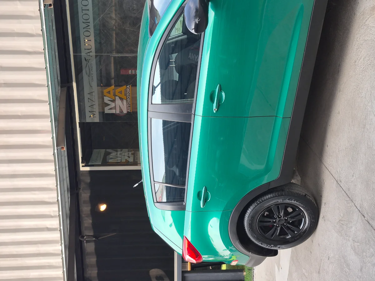 Kia Sportage 2.0 - Miniatura 3