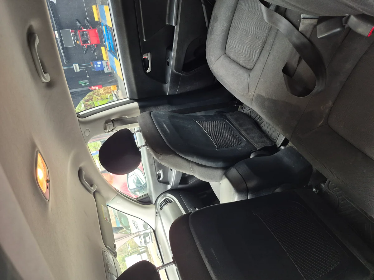 Kia Sportage 2.0 - Miniatura 12