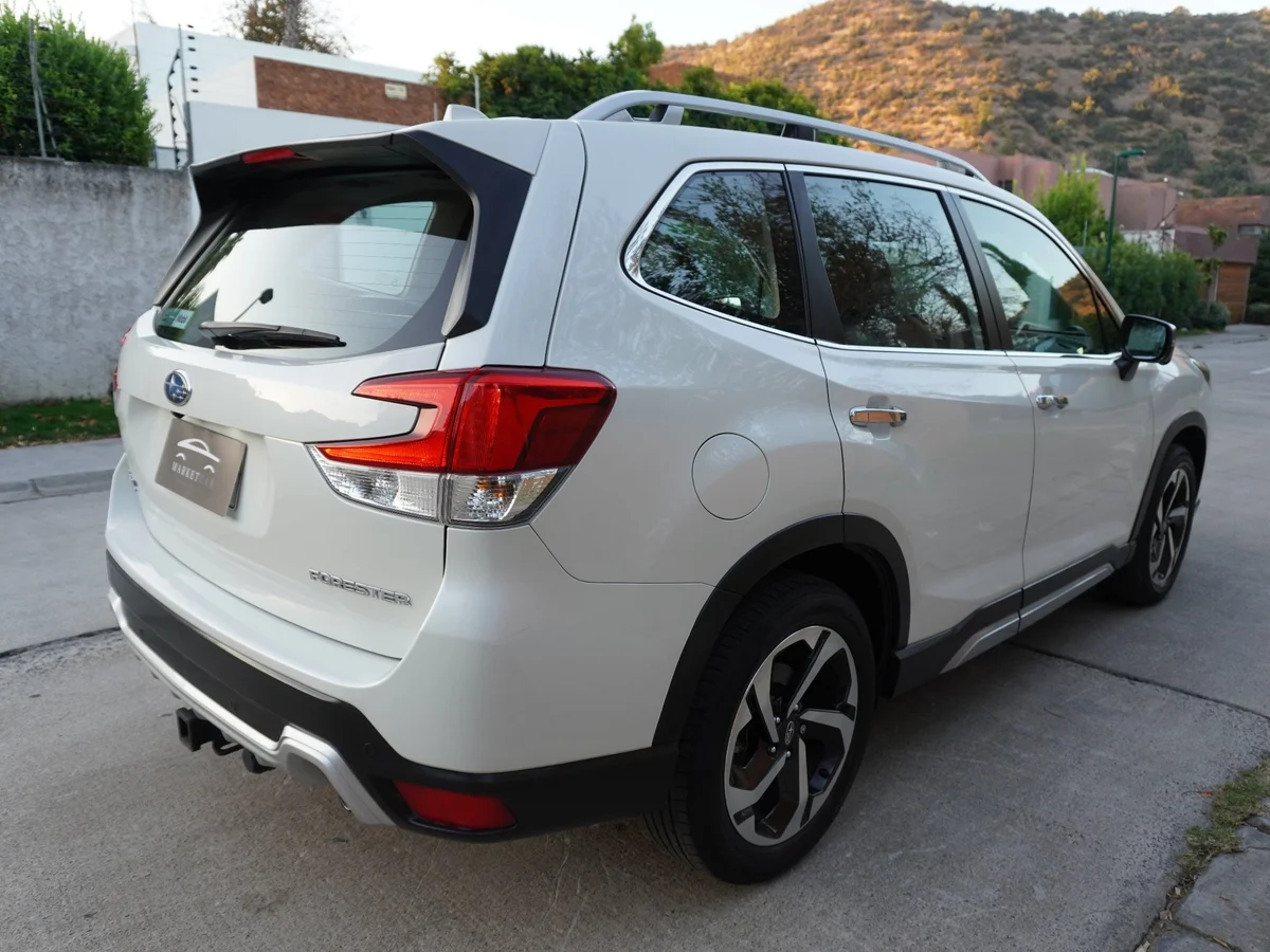 Subaru Forester 2.5 Limited AT 4x4. Año 2022