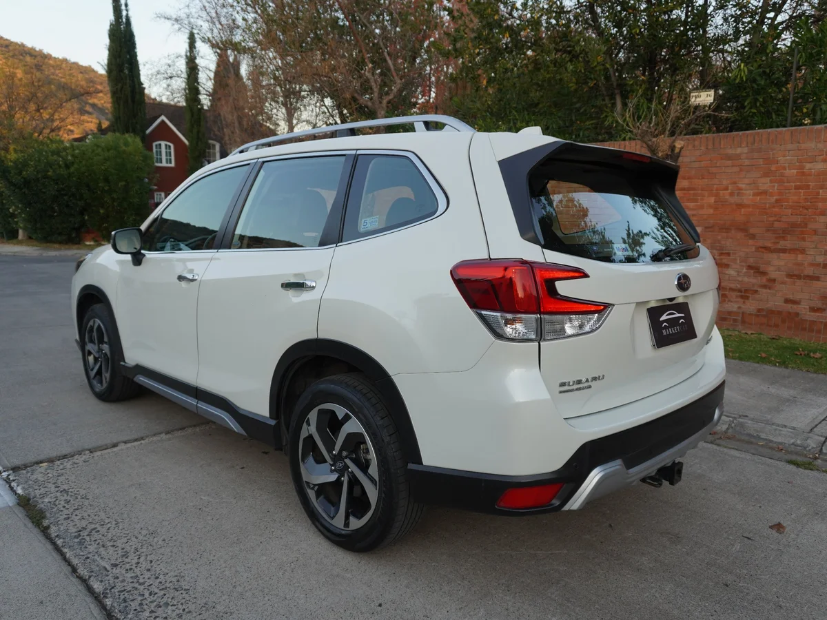 Subaru Forester 2.5 Limited AT 4x4. Año 2022 miniatura 7