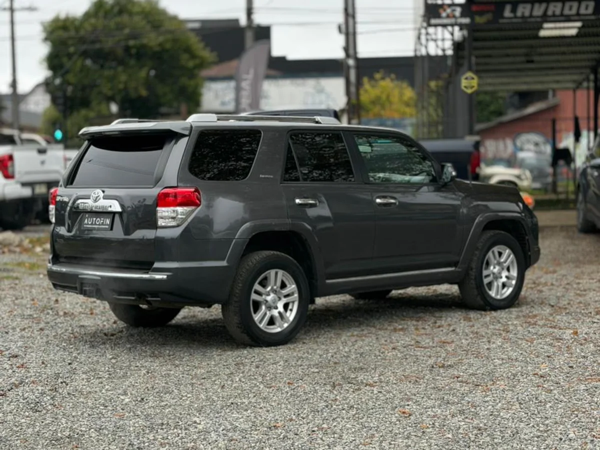 TOYOTA 4RUNNER LIMITED AT 4.0 2011 4x2