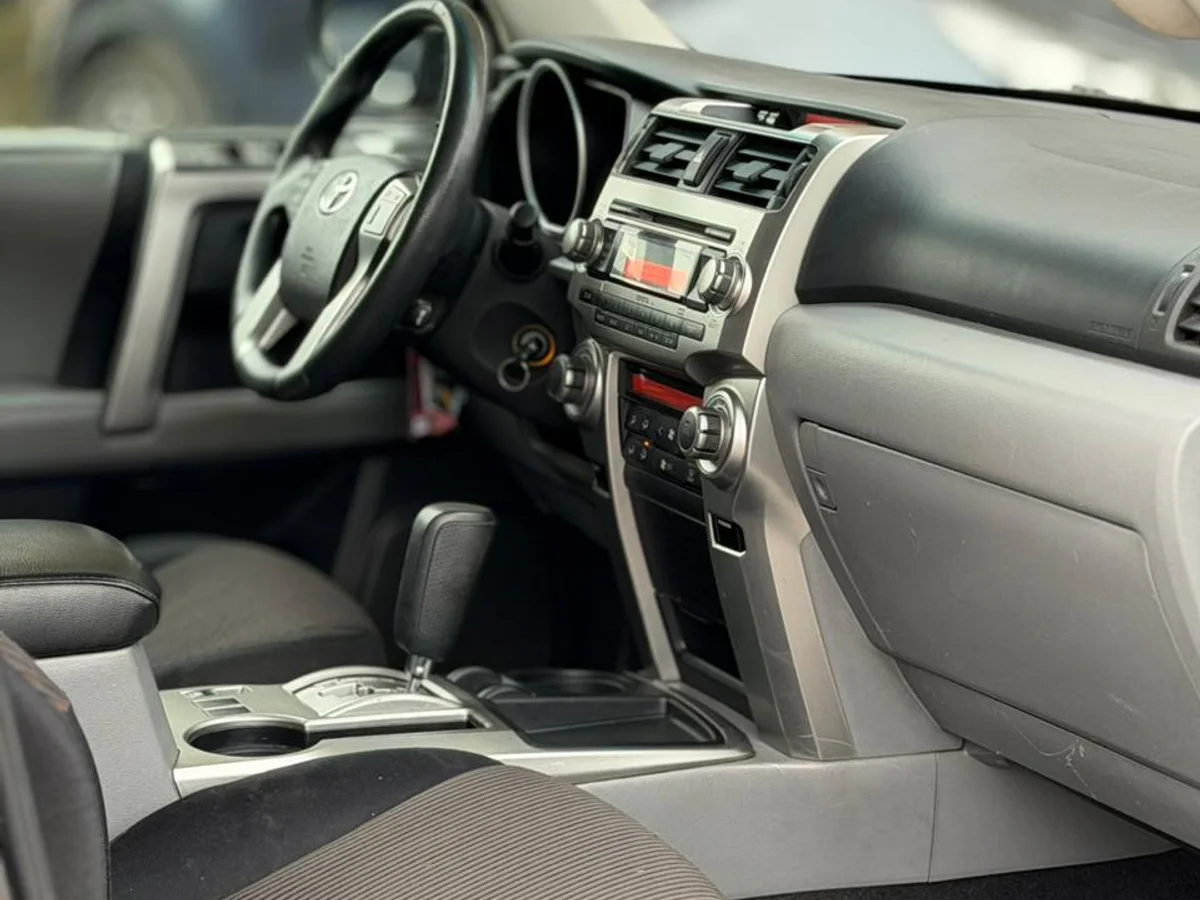 TOYOTA 4RUNNER LIMITED AT 4.0 2011 4x2 - Miniatura 9