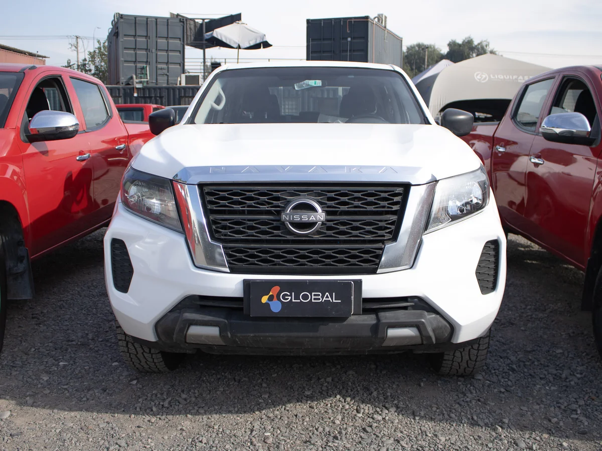 Nissan Navara SE 4x2 2023 miniatura 2