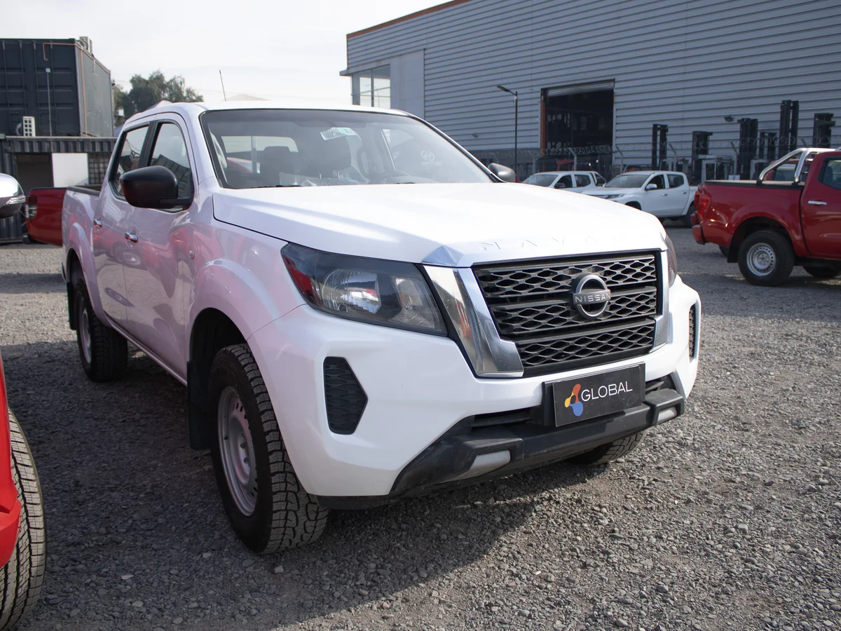 Nissan Navara SE 4x2 2023 miniatura 3