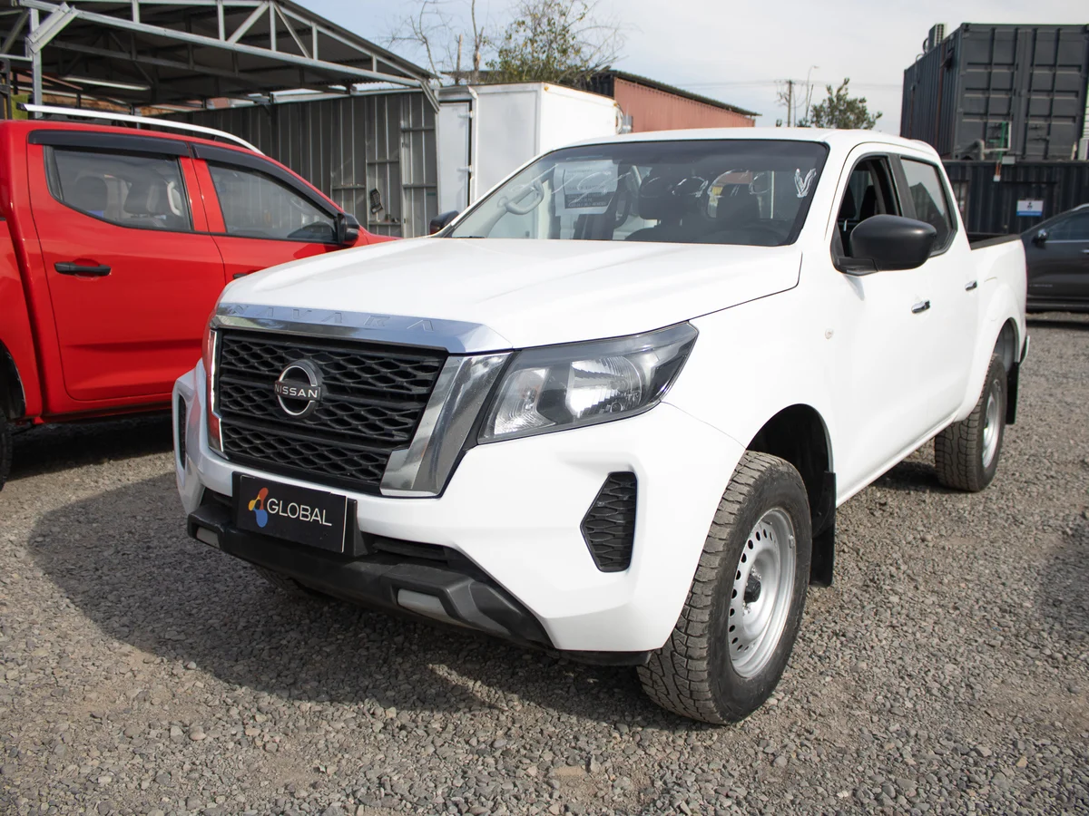 Nissan Navara SE 4x2 2023 miniatura 2