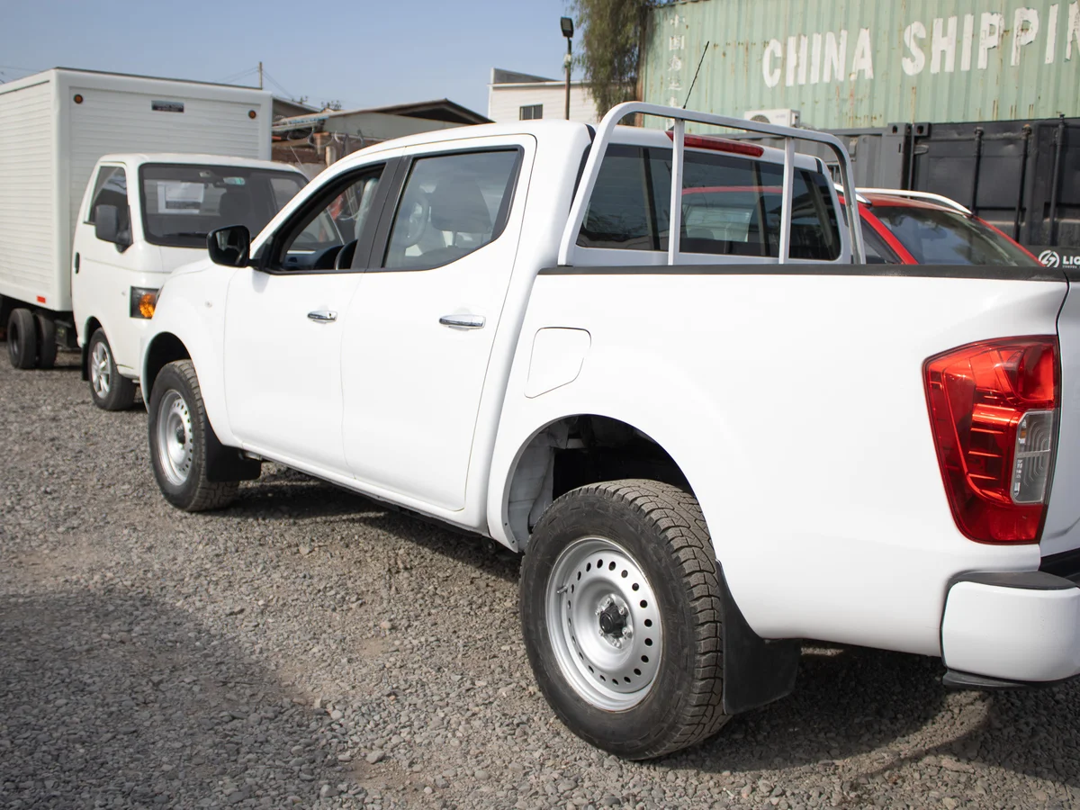 Nissan Navara SE 4x2 2023 miniatura 9