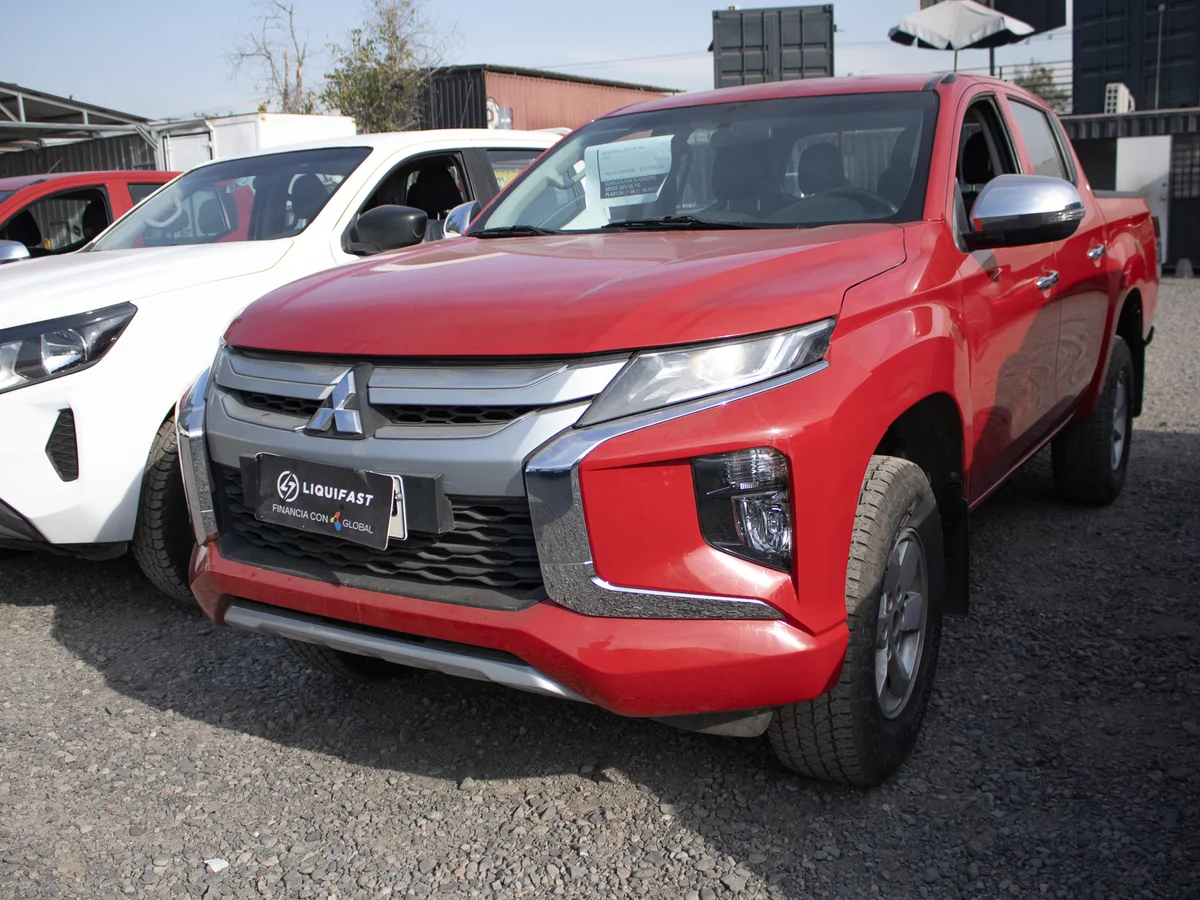 Mitsubishi L200 4x4 2022 miniatura 2