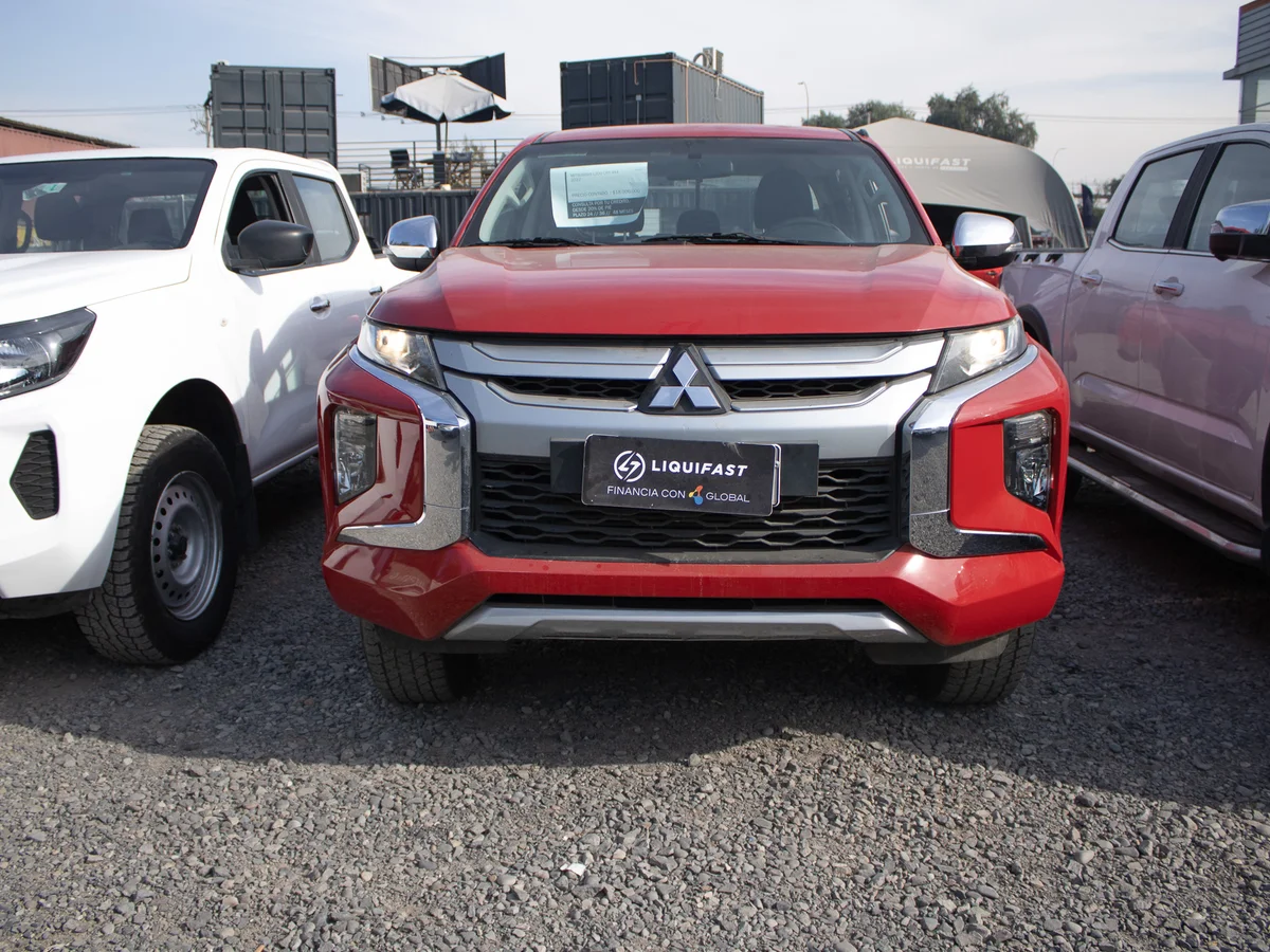 Mitsubishi L200 4x4 2022 miniatura 3