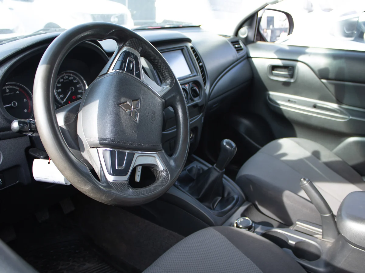 Mitsubishi L200 4x4 2022 miniatura 6