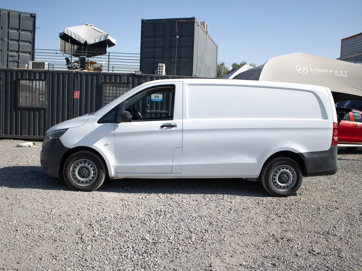 Mercedes Benz Vito 111 2022 miniatura 6